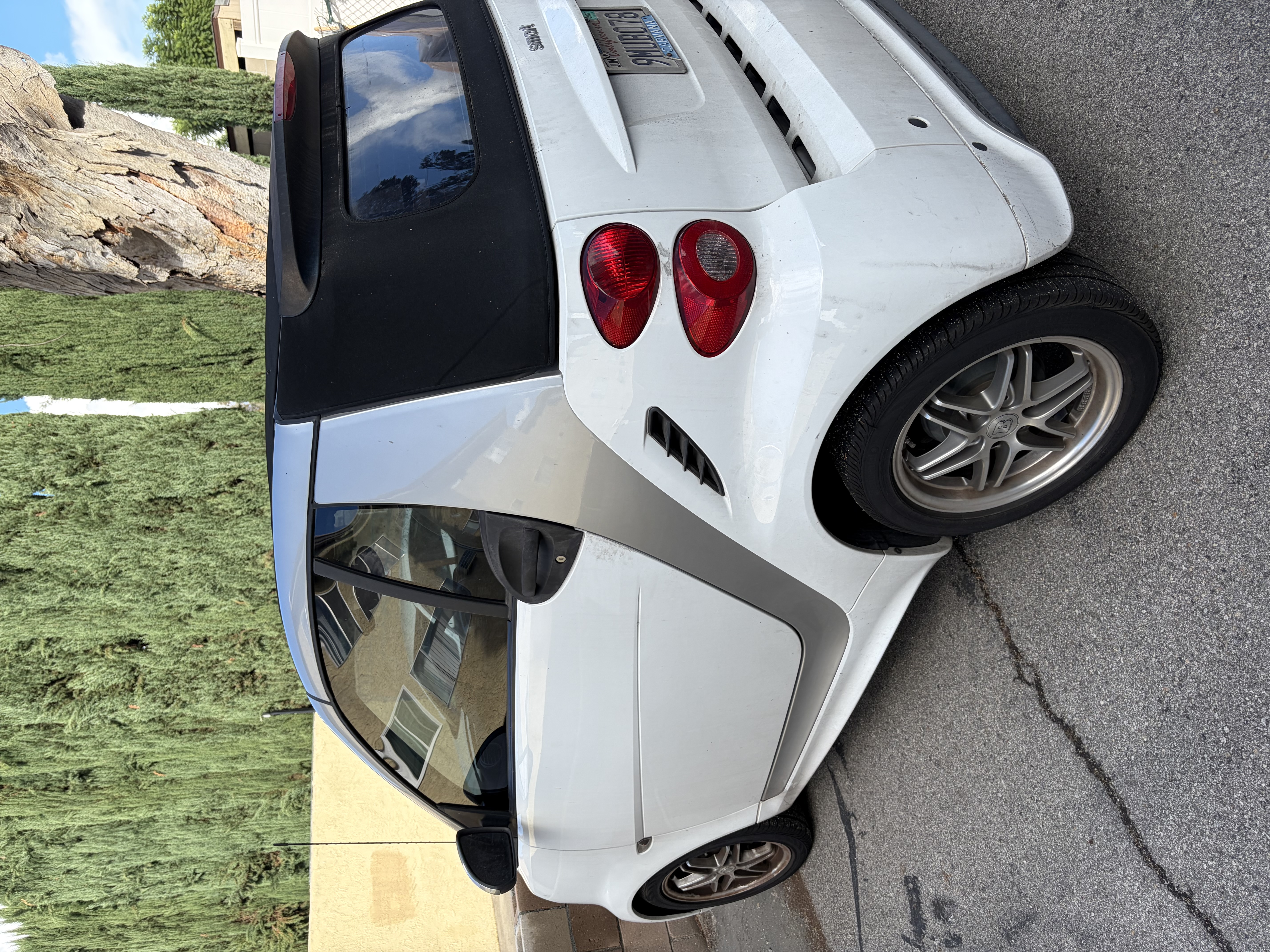 Used 2015 smart fortwo passion RWD image 9