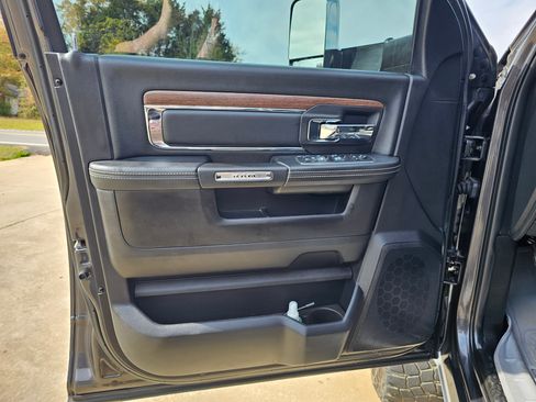 Used 2018 RAM 2500 Laramie image 12