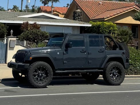 Used 2018 Jeep Wrangler Unlimited Sport image 1