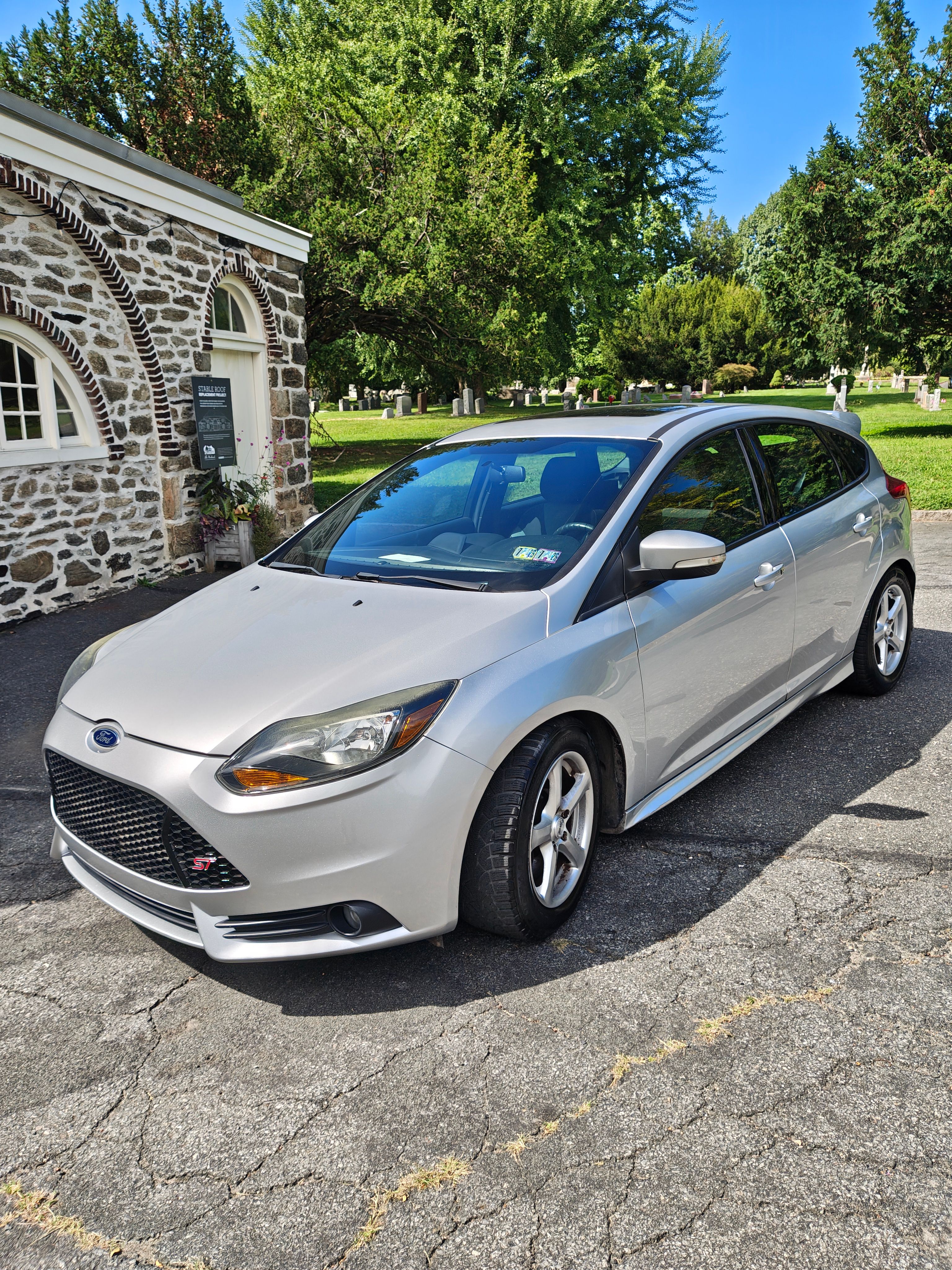 Used 2014 Ford Focus ST FWD image 4