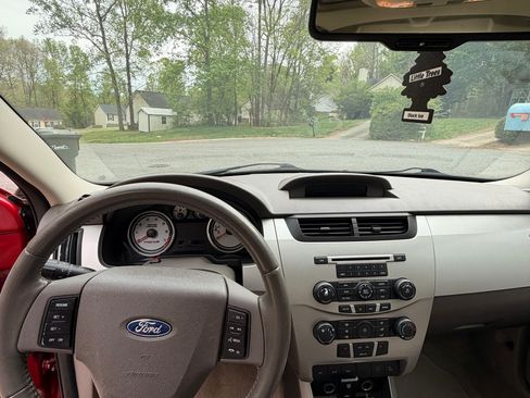 Used 2009 Ford Focus SES image 6