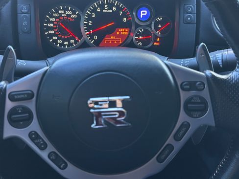 Used 2010 Nissan GT-R Premium AWD/4WD image 12