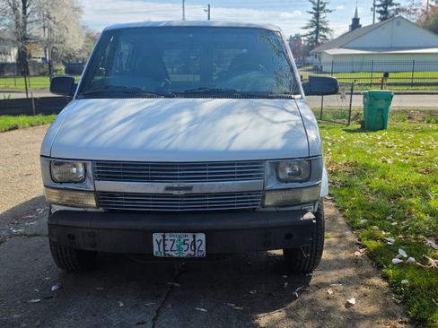 Used 2001 Chevrolet Astro image 4