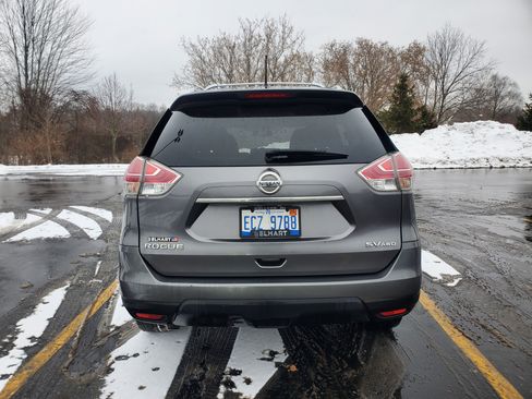 Used 2016 Nissan Rogue SV w/ SV Premium Package image 10