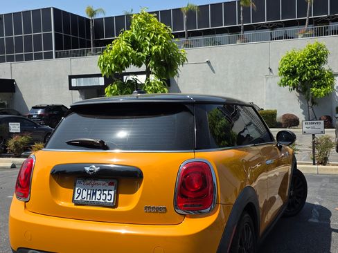 Used 2016 MINI Cooper 2-Door Hardtop image 15