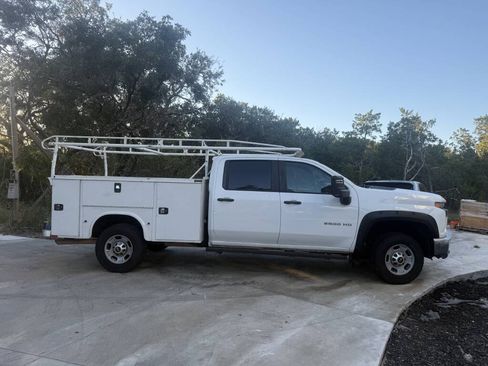 Used 2021 Chevrolet Silverado 2500 W/T w/ WT Convenience Package image 5