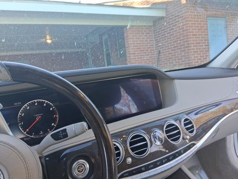 Used 2019 Mercedes-Benz S 560 S 560 Sedan 4D image 6