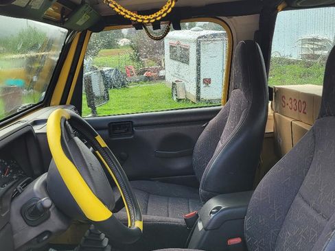 Used 2001 Jeep Wrangler Sport image 4