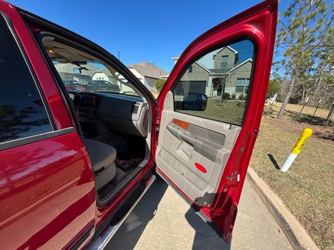 Used 2006 Dodge Ram 2500 Truck SLT image 28