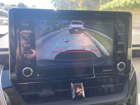 Used 2021 Toyota Corolla LE image 27