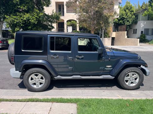 Used 2007 Jeep Wrangler Unlimited Sahara RWD image 10