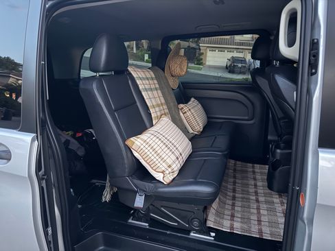 Used 2016 Mercedes-Benz Metris Passenger image 24