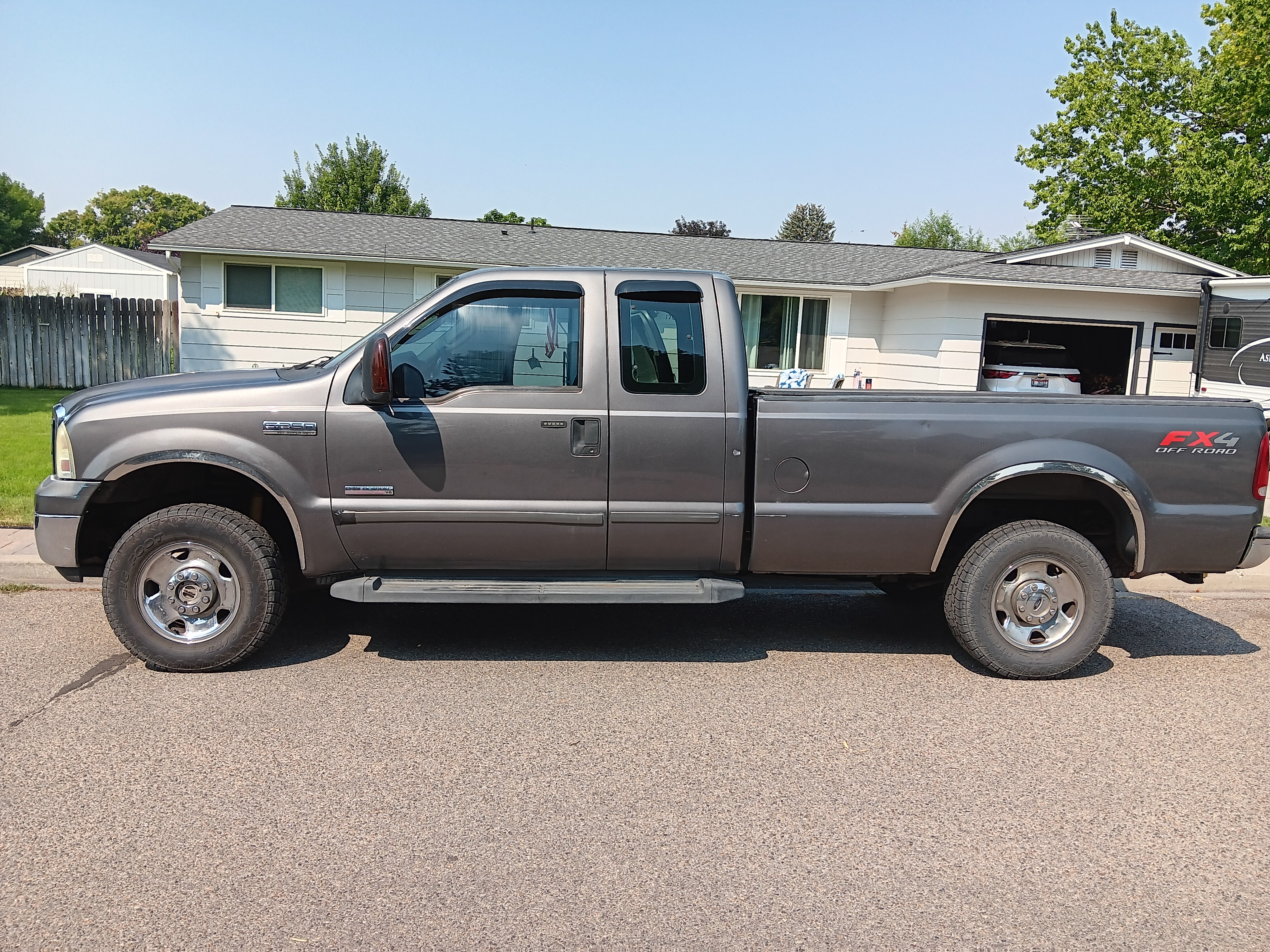 Used 2006 Ford F250 XLT AWD/4WD image 1