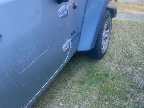 Used 2018 Jeep Wrangler Unlimited Sport image 2