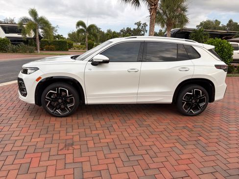 Used 2025 Volkswagen Tiguan SEL R-Line AWD/4WD image 1