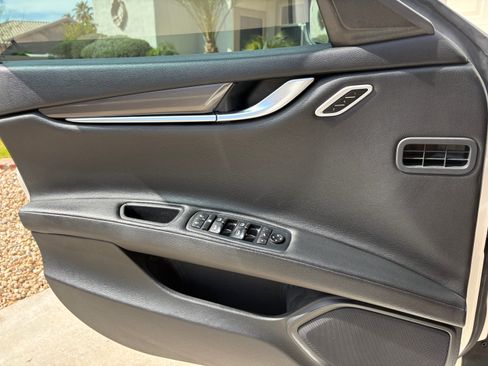 Used 2020 Maserati Ghibli image 10