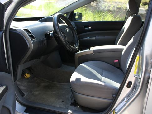 Used 2008 Toyota Prius Touring FWD image 6