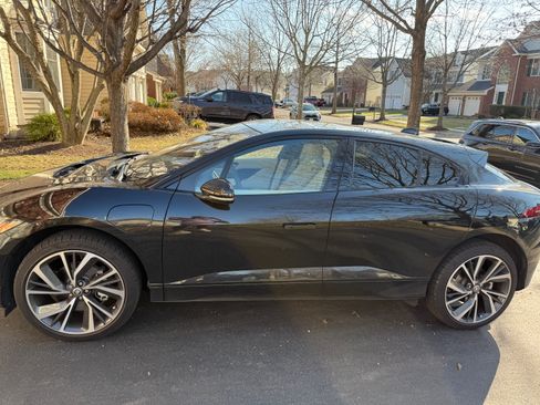 Used 2024 Jaguar I-PACE R-Dynamic HSE image 4