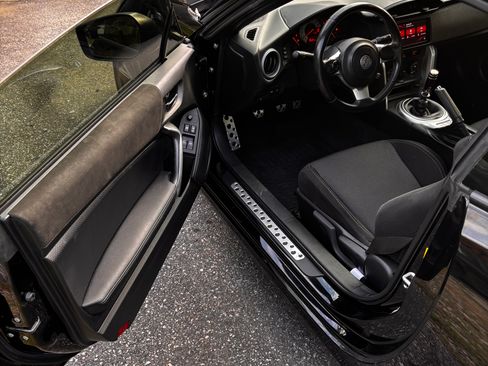 Used 2020 Toyota 86 RWD image 10