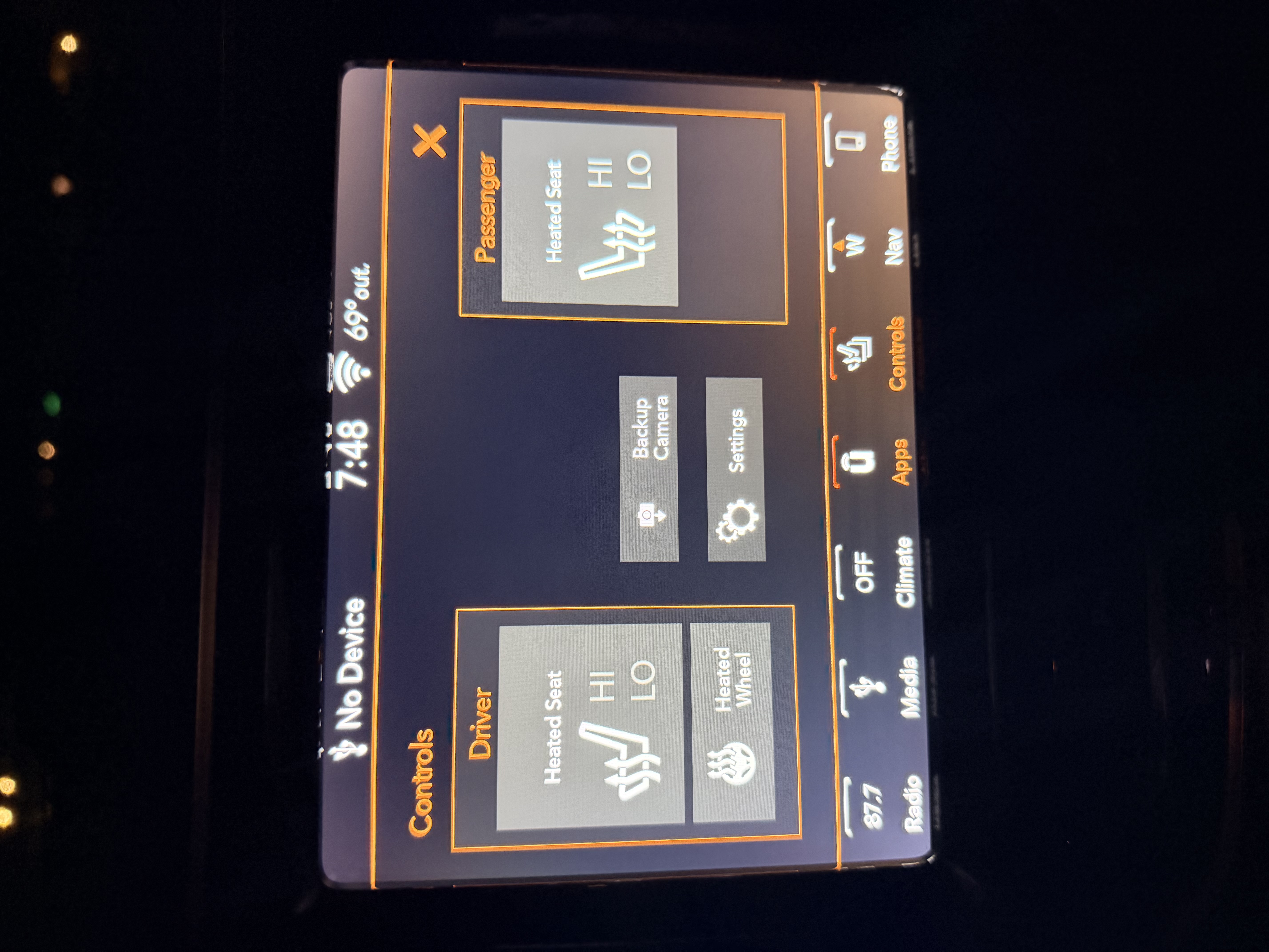 Used 2019 Jeep Cherokee Limited FWD image 21