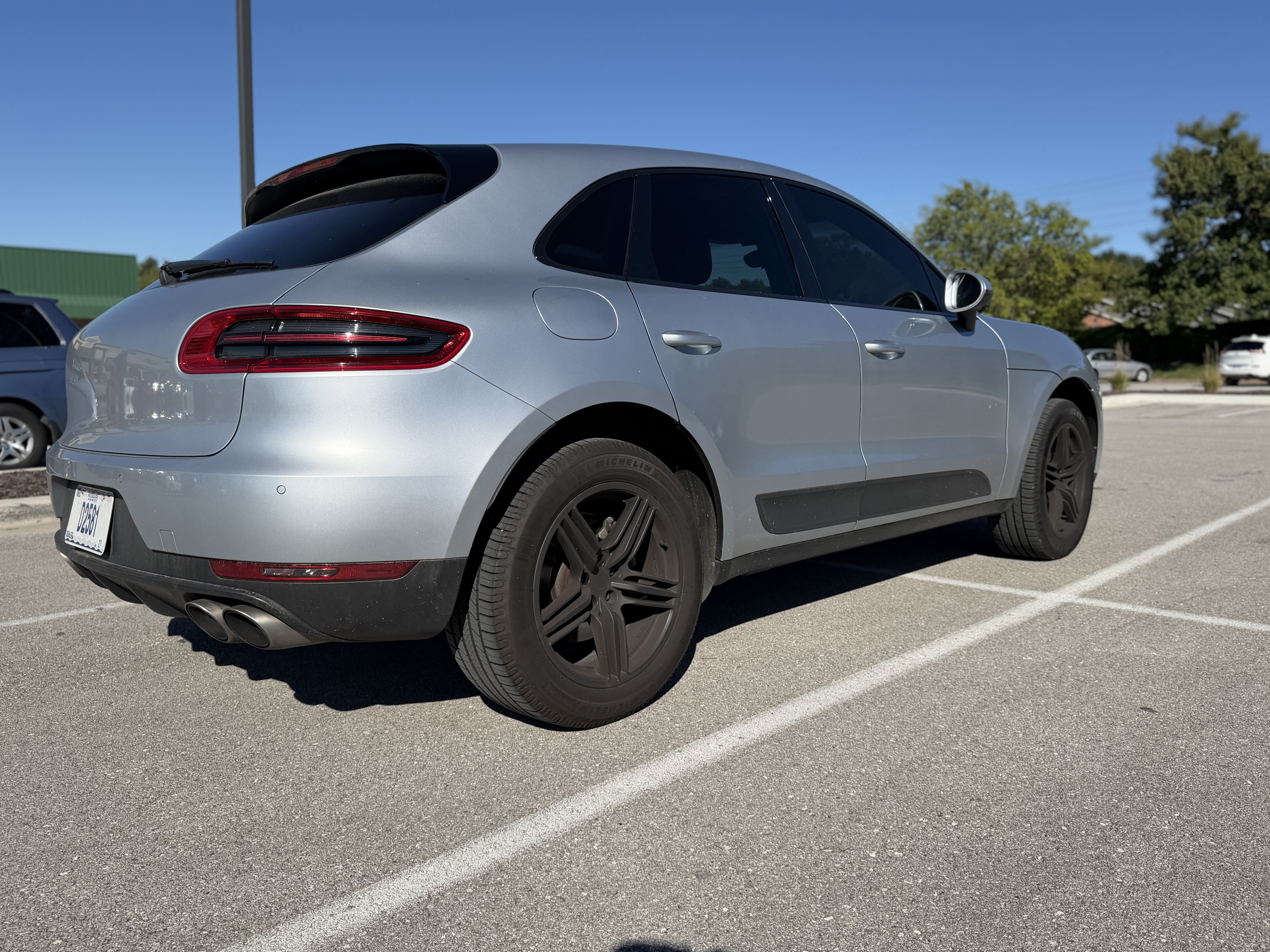 Used 2015 Porsche Macan S AWD/4WD image 32