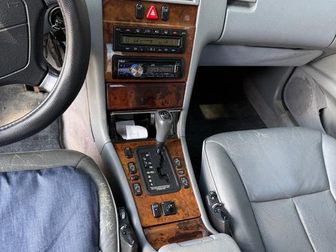 Used 1998 Mercedes-Benz E 300 Sedan image 6