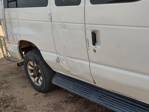 Used 2008 Ford E-350 and Econoline 350 XLT image 13