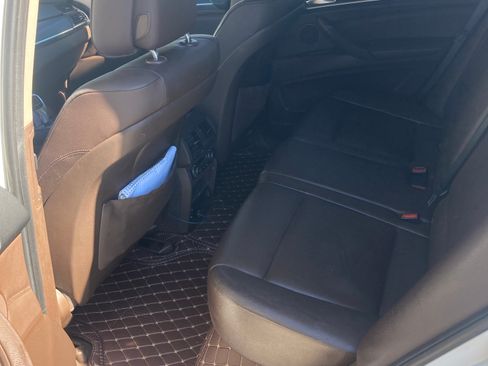 Used 2011 BMW X5 xDrive35d image 12