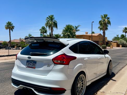 Used 2018 Ford Focus ST w/ Equipment Group 401A image 6