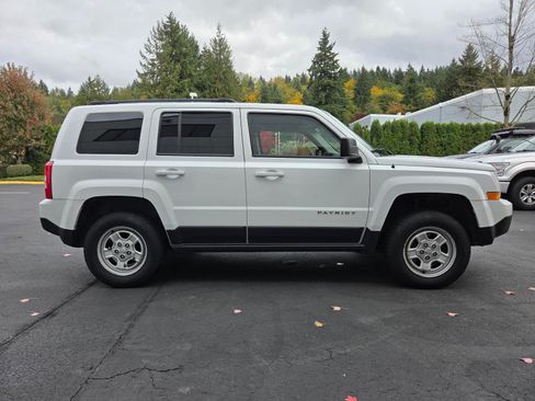 Used 2014 Jeep Patriot Sport w/ Power Value Group image 4