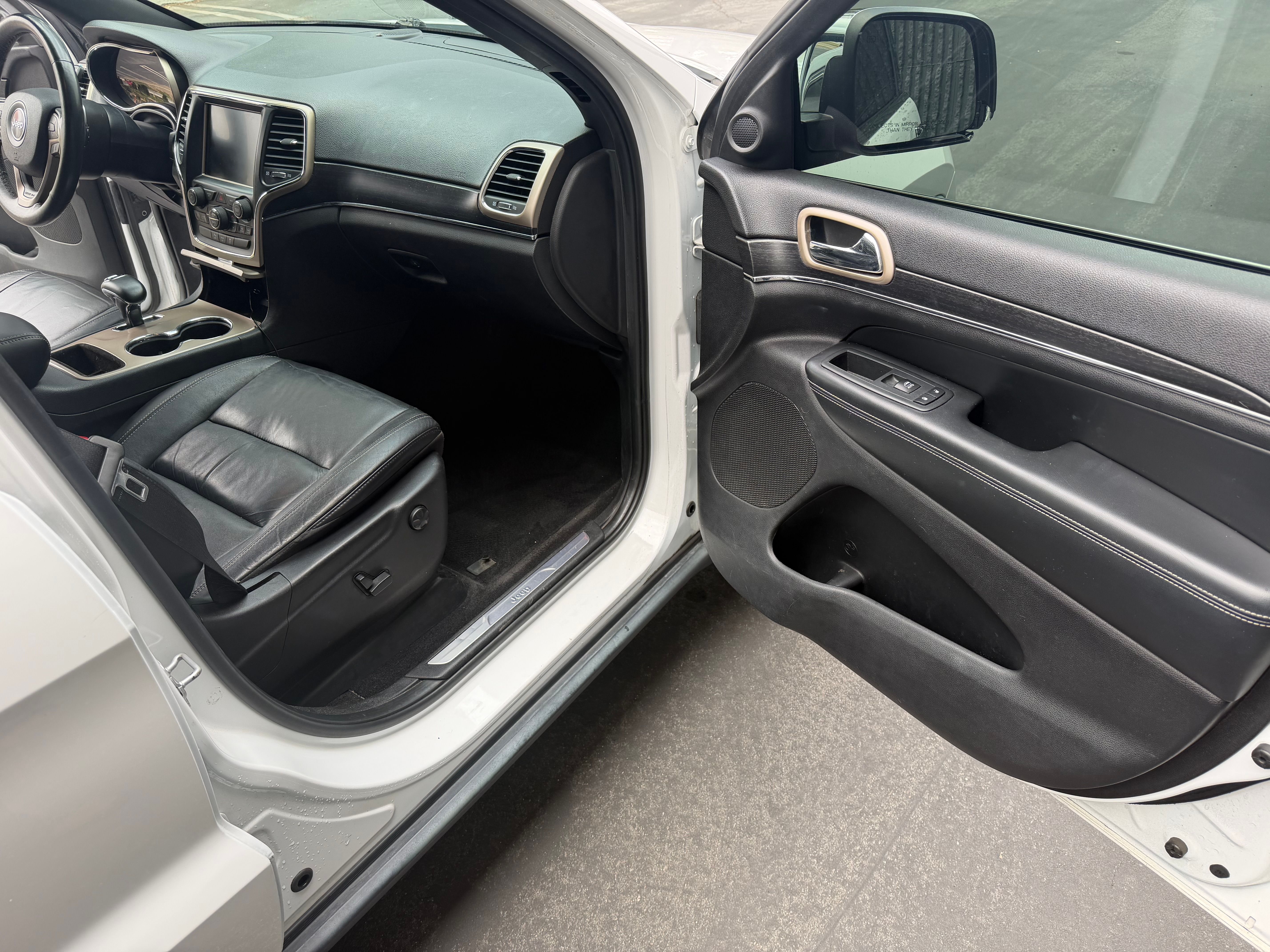 Used 2014 Jeep Grand Cherokee Limited w/ Trailer Tow Group IV RWD image 17