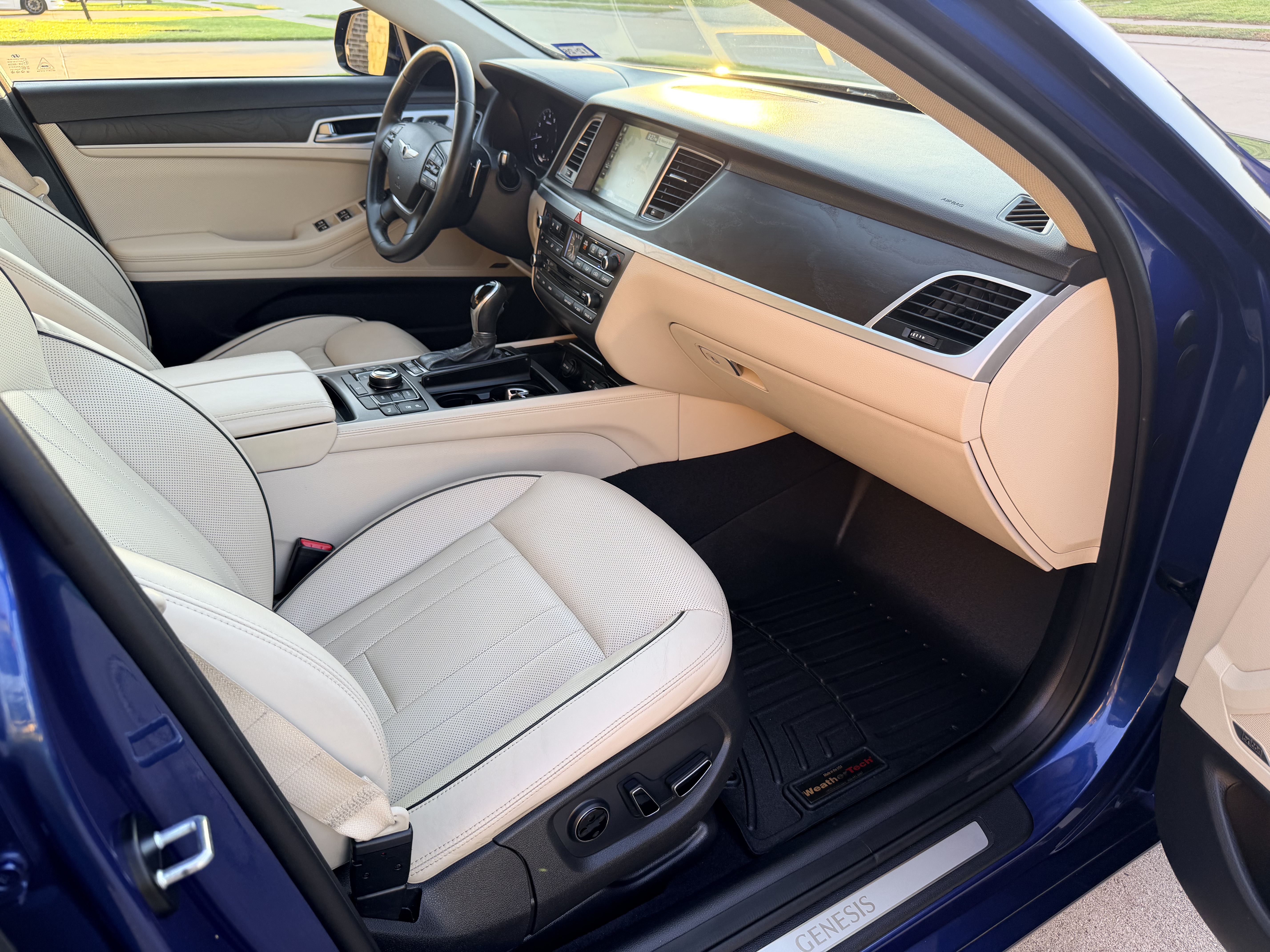 Used 2015 Hyundai Genesis 3.8 w/ Option Group 04 AWD/4WD image 12
