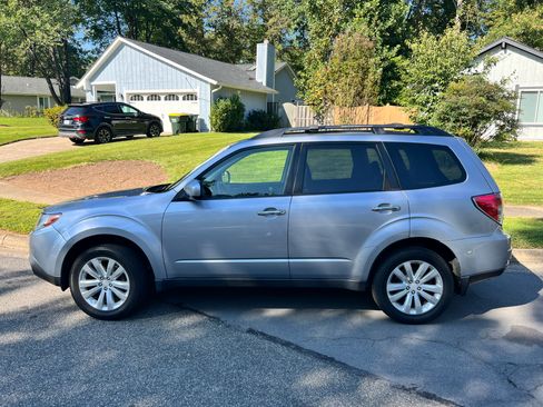 Used 2013 Subaru Forester 2.5X Limited image 2