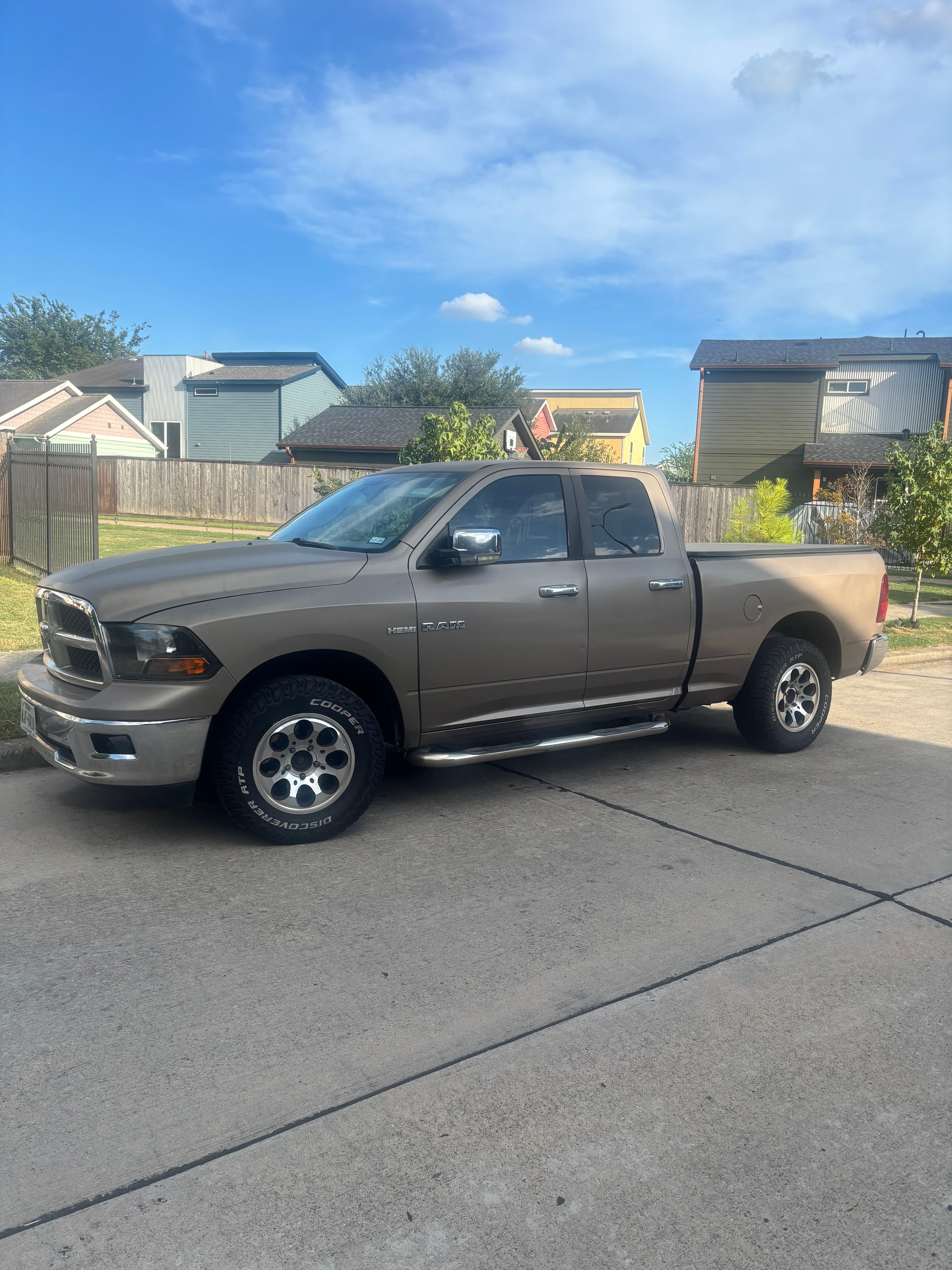 Used 2009 Dodge Ram 1500 Truck SLT w/ Remote Start & Security Group AWD/4WD image 1