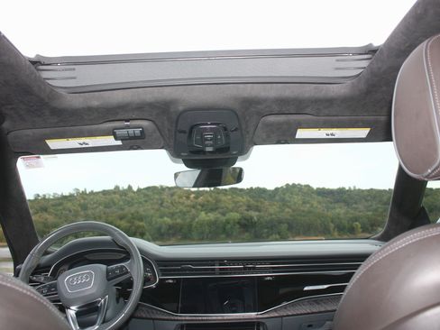 Used 2020 Audi Q8 Prestige w/ Prestige Package AWD/4WD image 10