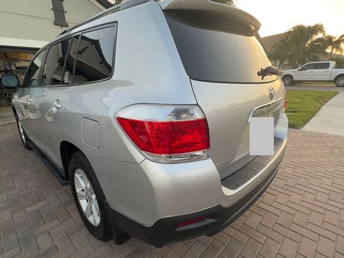 Used 2013 Toyota Highlander Plus image 4