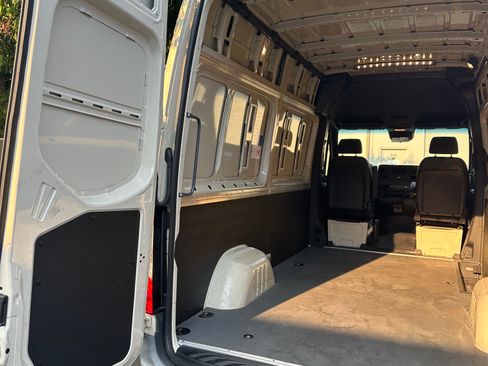 Used 2023 Mercedes-Benz Sprinter 2500 image 24