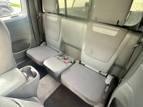 Used 2010 Toyota Tacoma 4x4 Access Cab V6 image 13