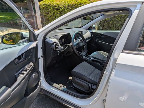 Used 2019 Hyundai Kona SE FWD image 12