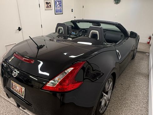 Used 2013 Nissan 370Z Touring w/ Sport Pkg image 5