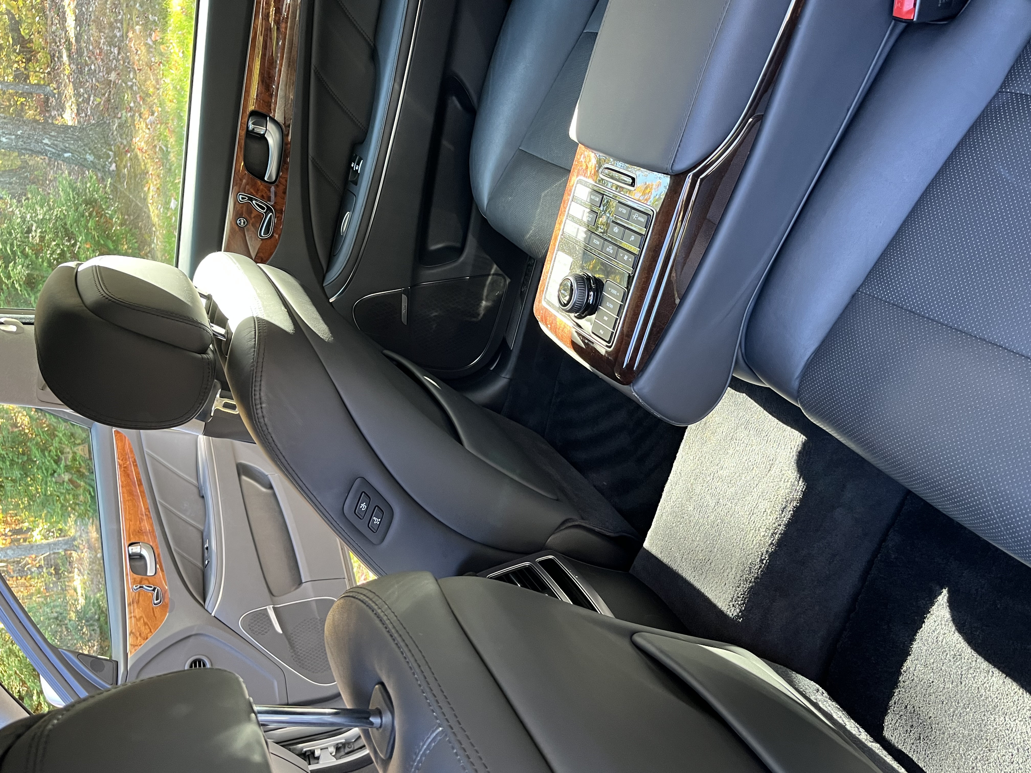 Used 2014 Hyundai Equus Signature RWD image 14