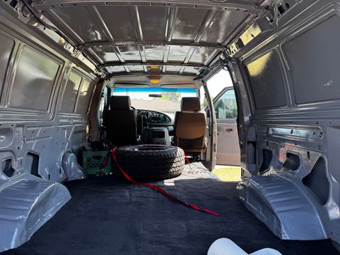 Used 1998 Ford E-350 and Econoline 350 RWD image 11