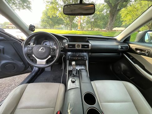 Used 2014 Lexus IS 250 w/ Navigation Package RWD image 11