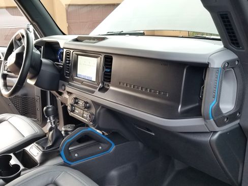 Used 2022 Ford Bronco Black Diamond image 13