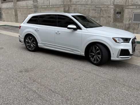Used 2022 Audi SQ7 Premium Plus w/ SQ7 Executive Package image 8