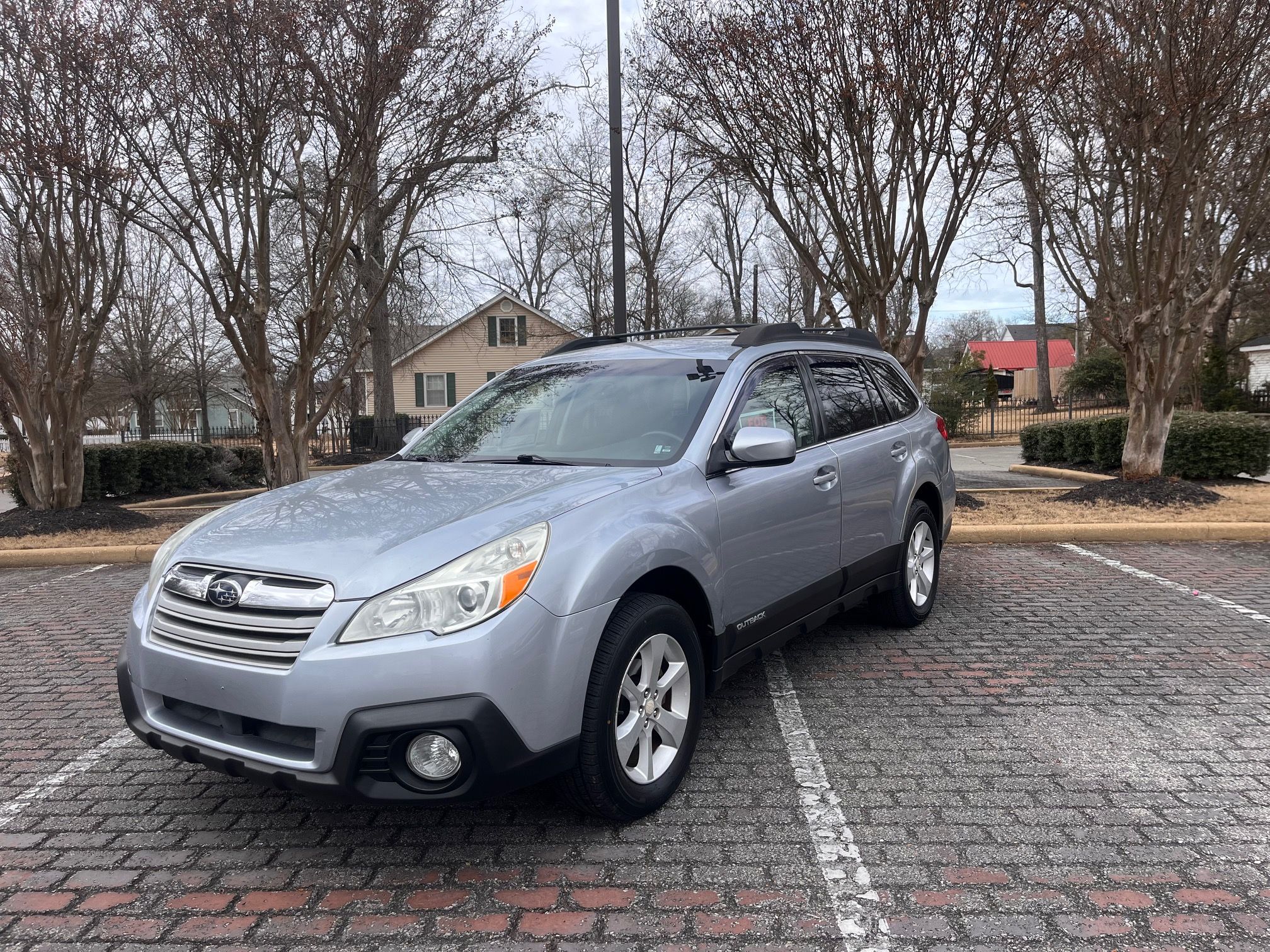 Used 2014 Subaru Outback 2.5i Premium AWD/4WD image 23