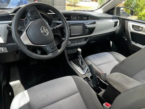 Used 2015 Toyota Corolla LE FWD image 9