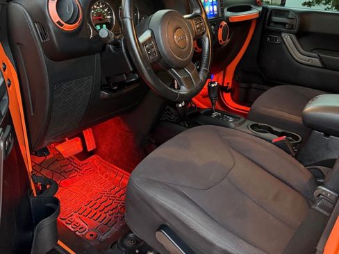 Used 2013 Jeep Wrangler Unlimited Sport AWD/4WD image 11