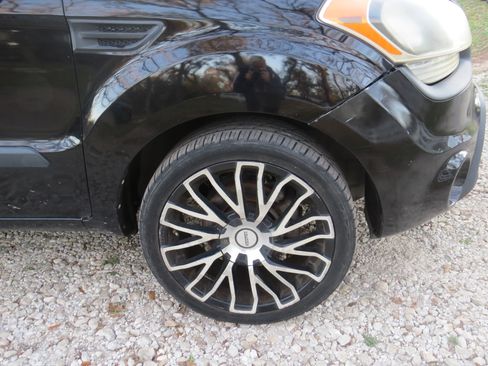 Used 2012 Kia Soul + image 18