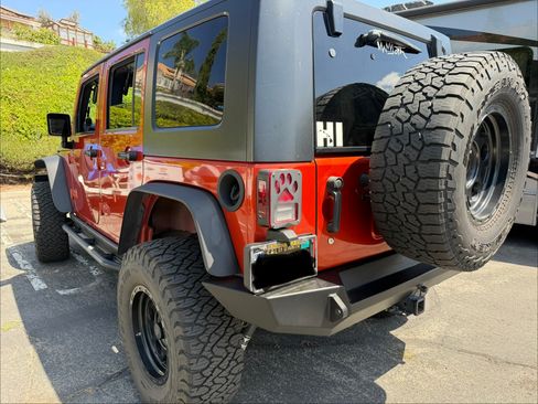 Used 2009 Jeep Wrangler Unlimited Rubicon w/ Dual Top Group AWD/4WD image 11